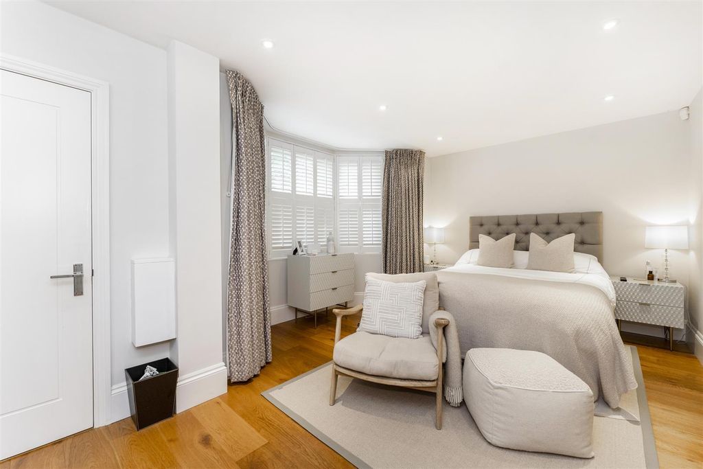 Property photo 2 of 16 Helliwell & Co.