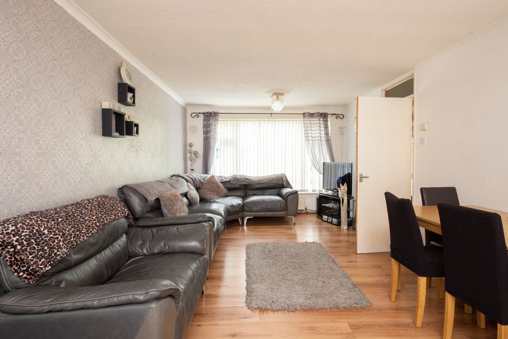 Property photo 3 of 30
