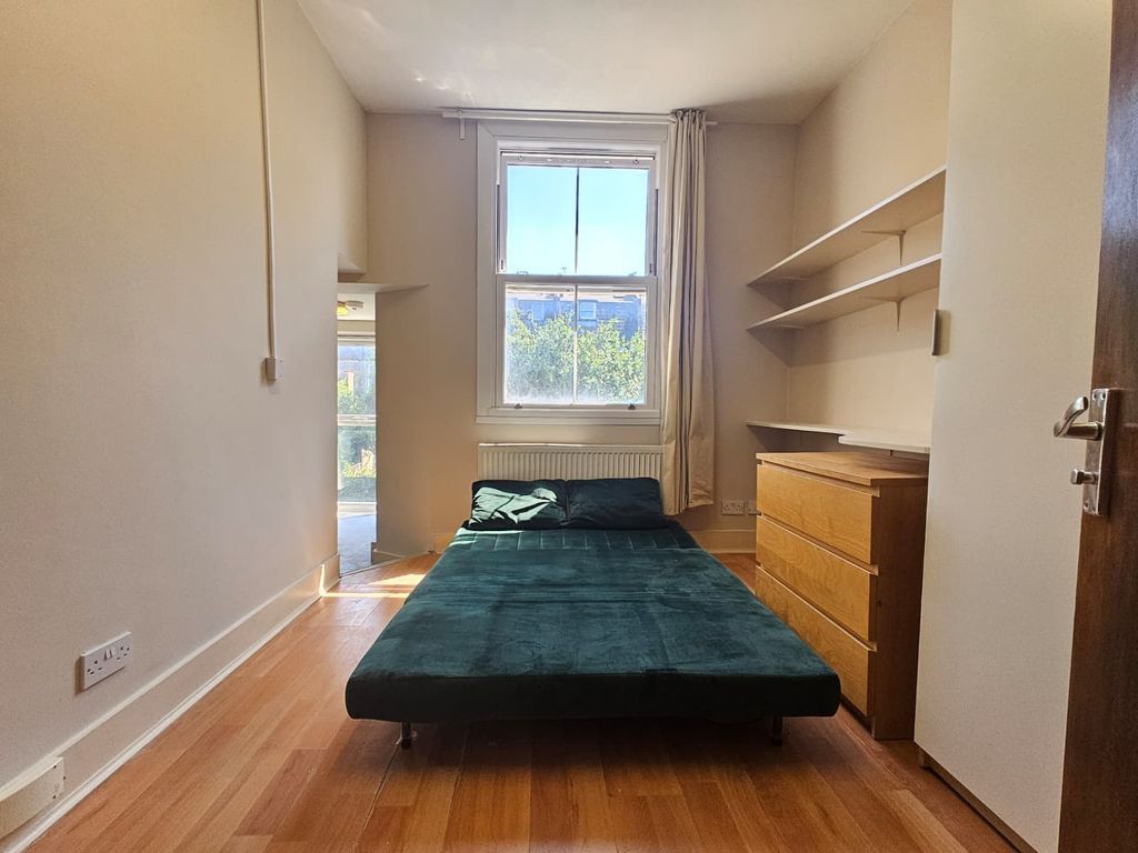 Property photo 2 of 8