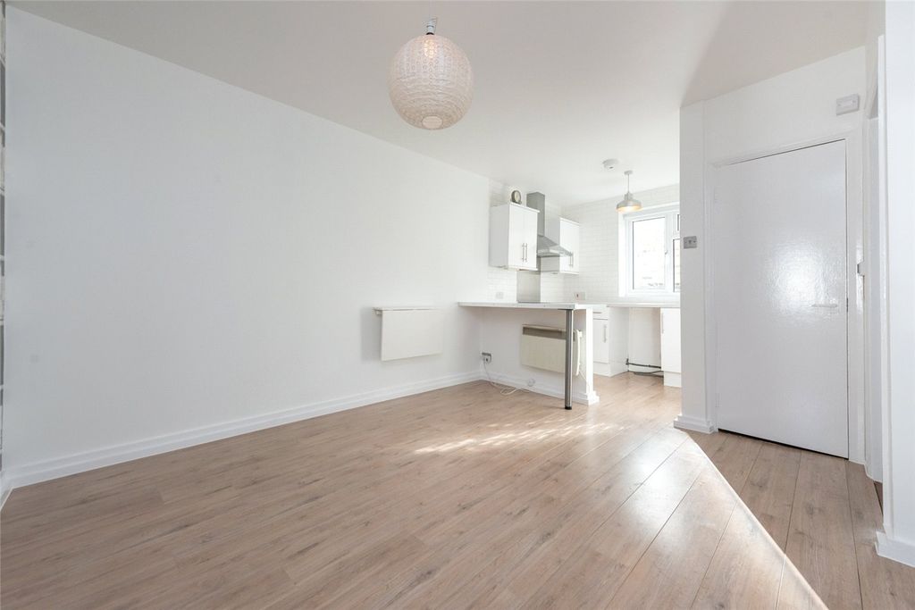 Property photo 1 of 8 Picture No. 05