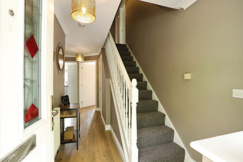 Property photo 3 of 20