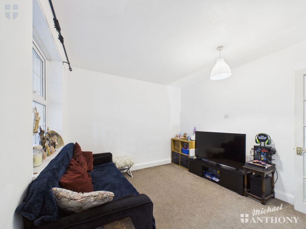 Property photo 2 of 12 014E3286d077459Da2516E0c408Fe5B5_80_Cam03218G0-Pr0907-Still002