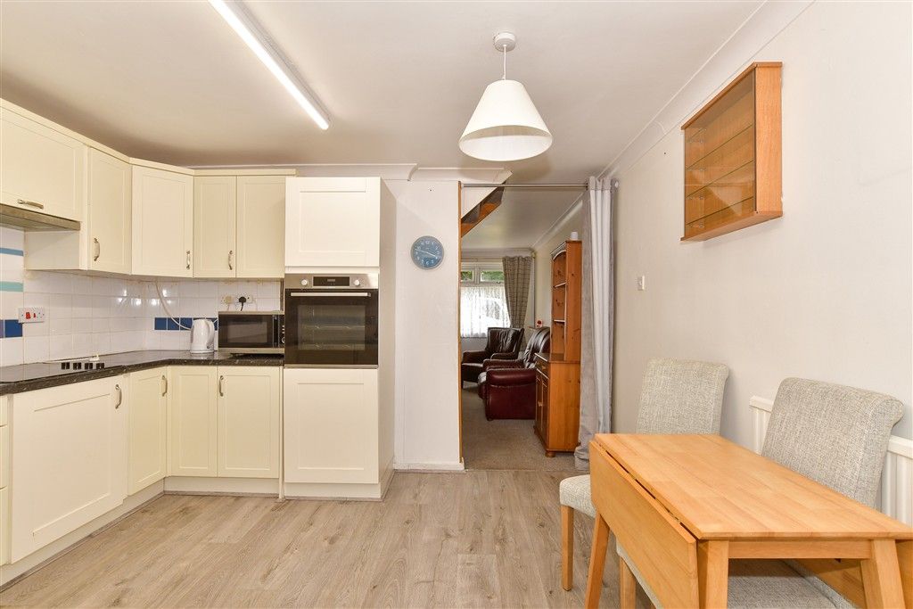 Property photo 2 of 9 Kitchen