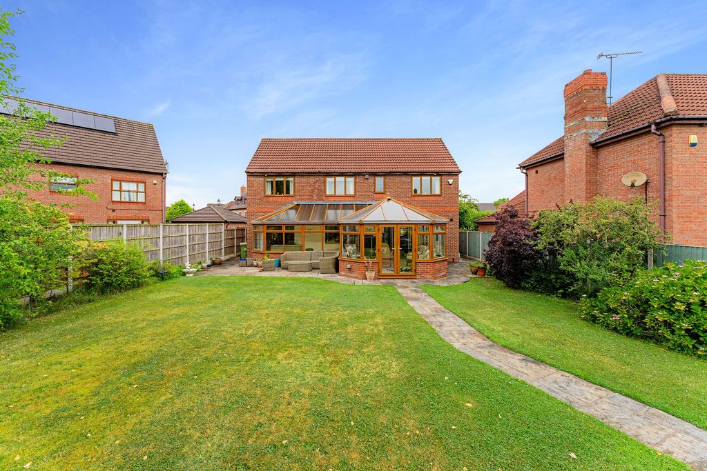 Property photo 2 of 41
