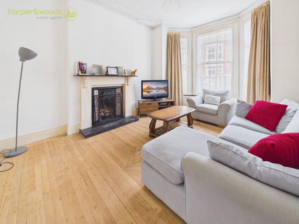 Property photo 2 of 31