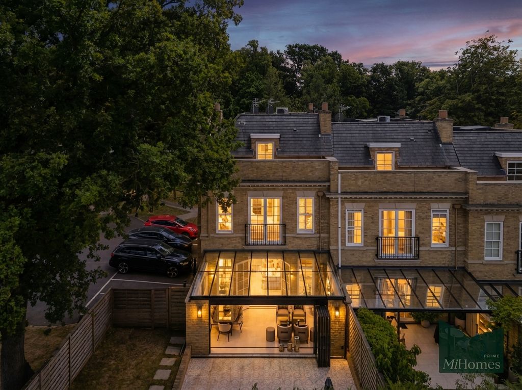 Property photo 3 of 32