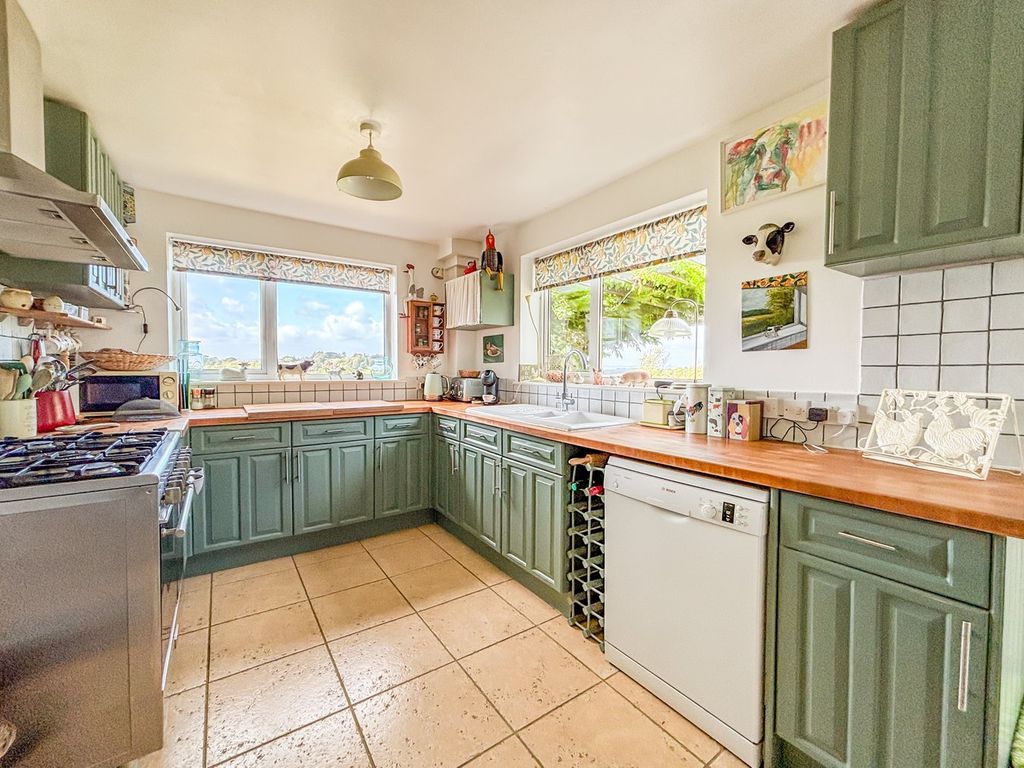 Property photo 3 of 30