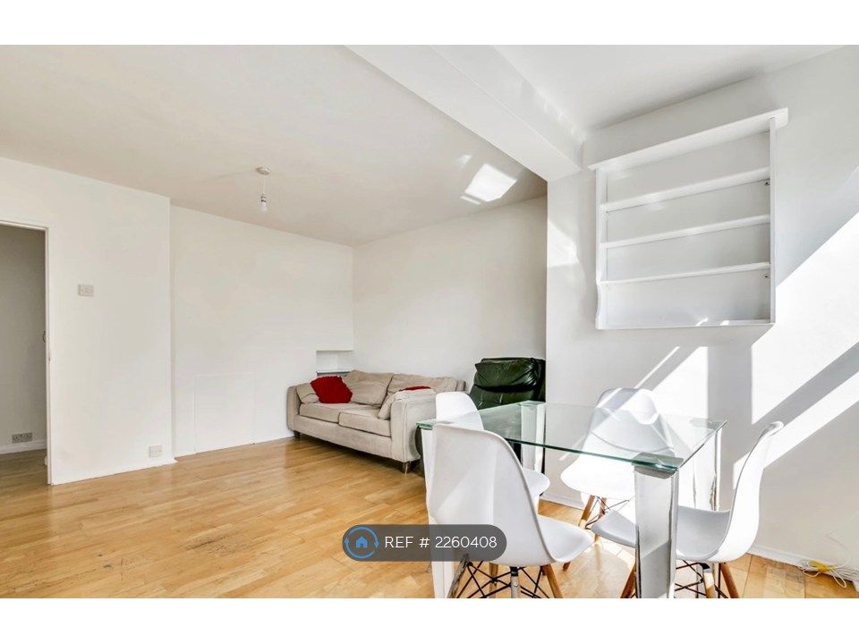 Property photo 3 of 10 Living Room