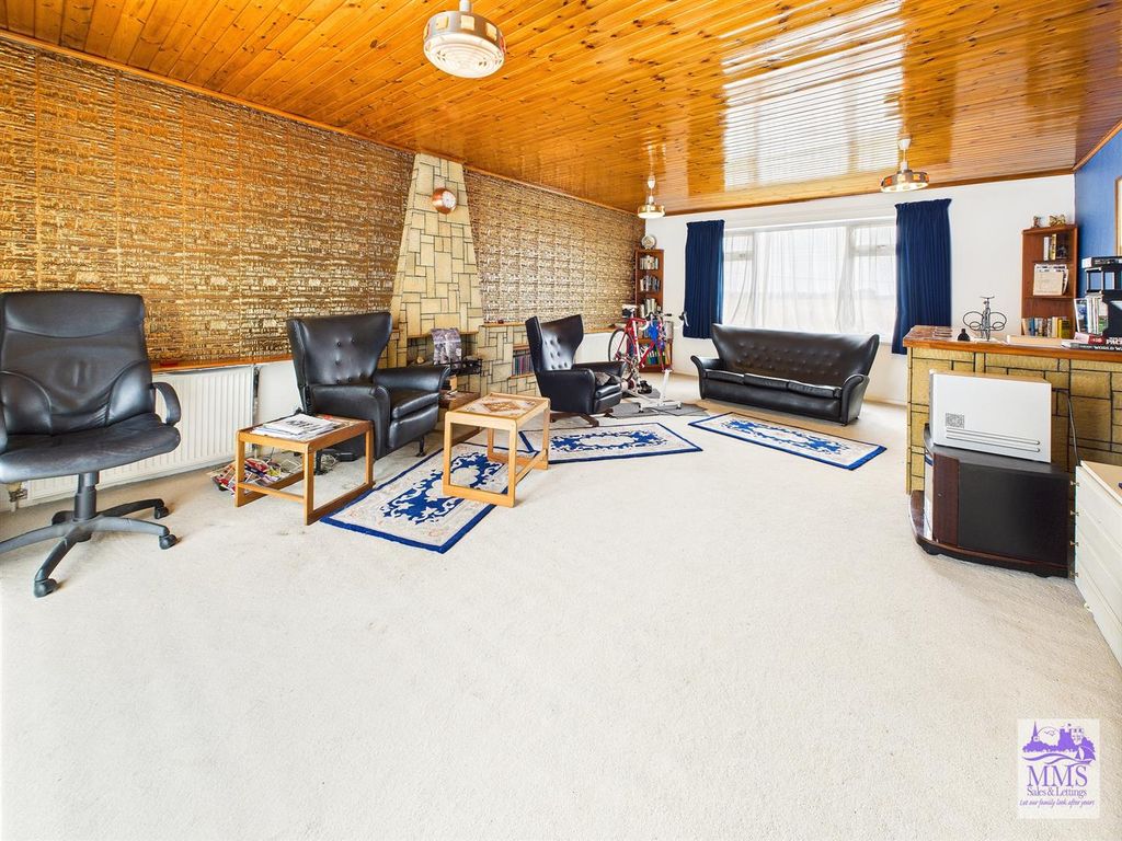 Property photo 3 of 20 Cam04098G0-Pr0080-Still002.Jpg