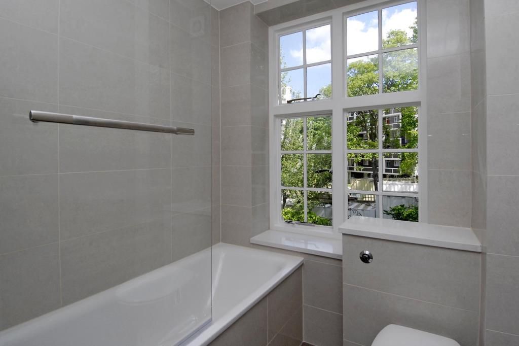 Property photo 3 of 6 Bathroom