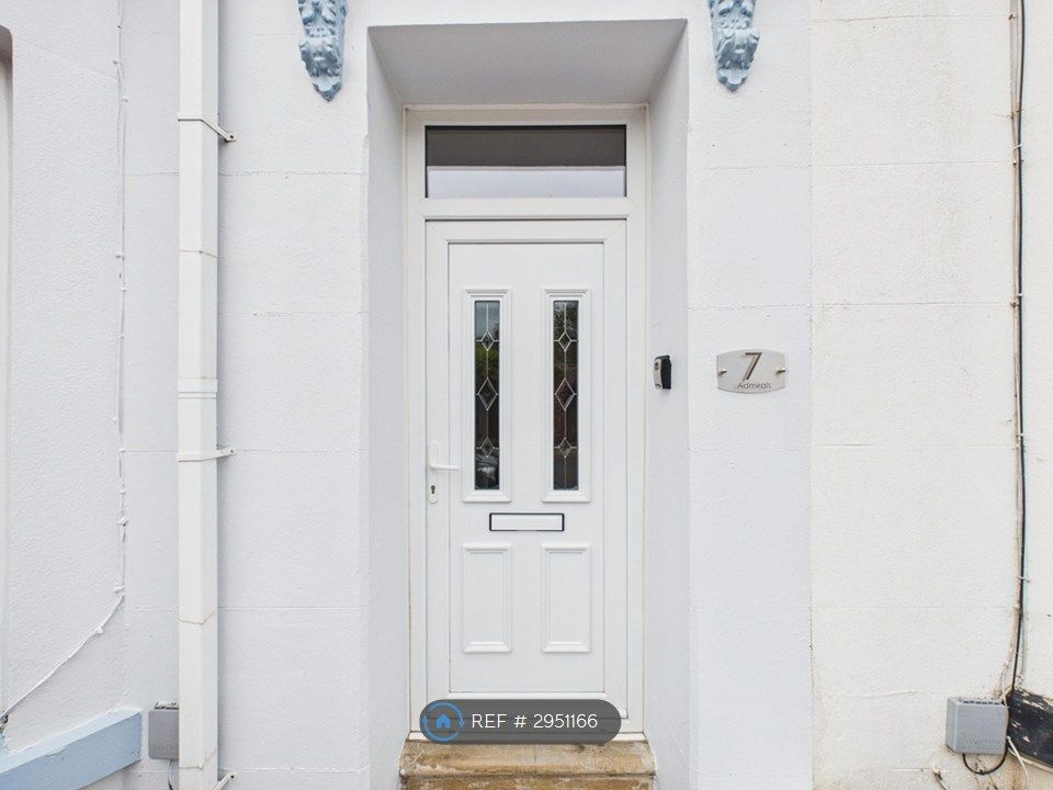 Property photo 2 of 35
