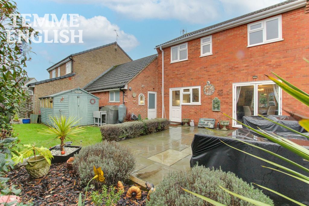 Property photo 2 of 20