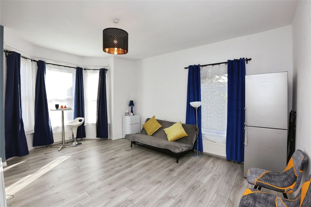 Property photo 3 of 18 Picture No. 50