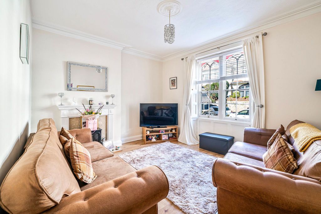 Property photo 2 of 11 Photo 1