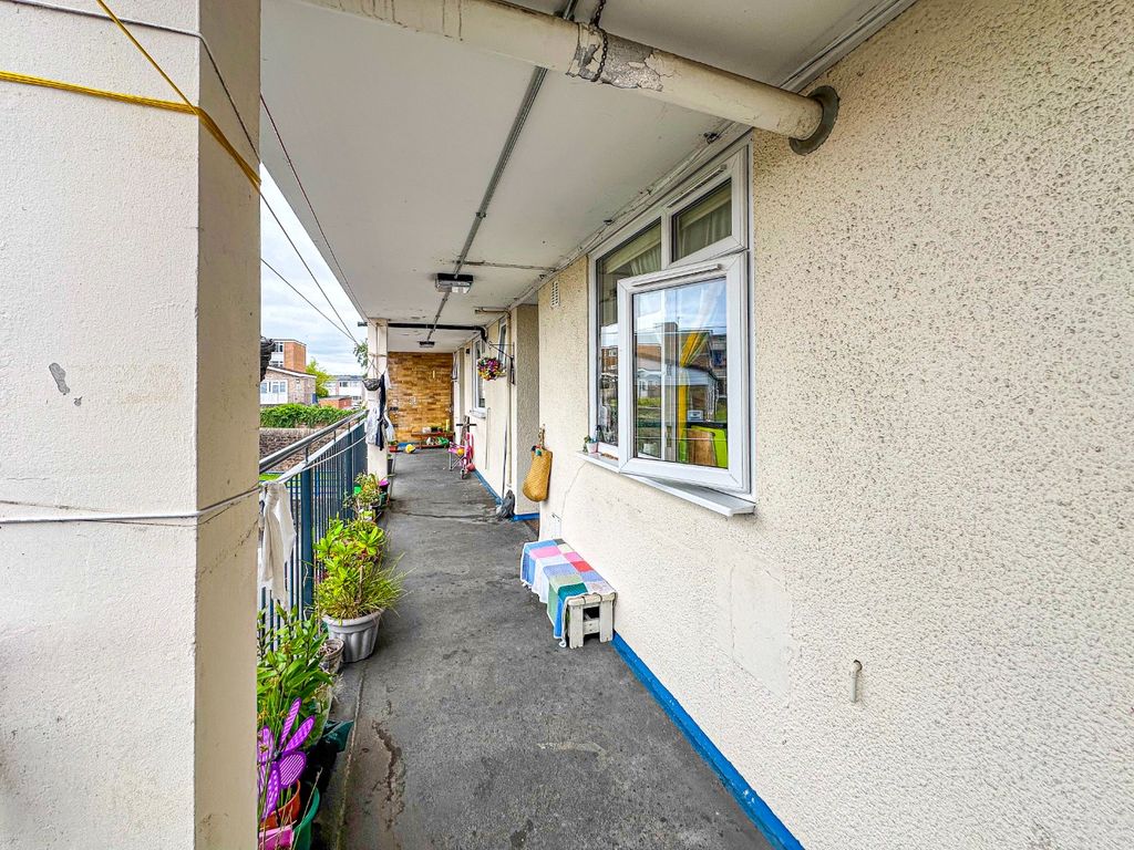 Property photo 2 of 10 5243049