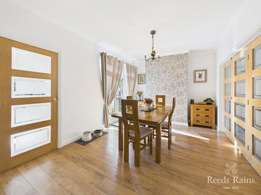 Property photo 3 of 25 Dining Room