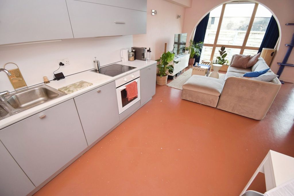 Property photo 3 of 22 Kitchen Area