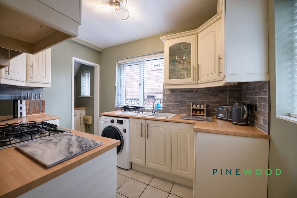 Property photo 3 of 26 Kitchen