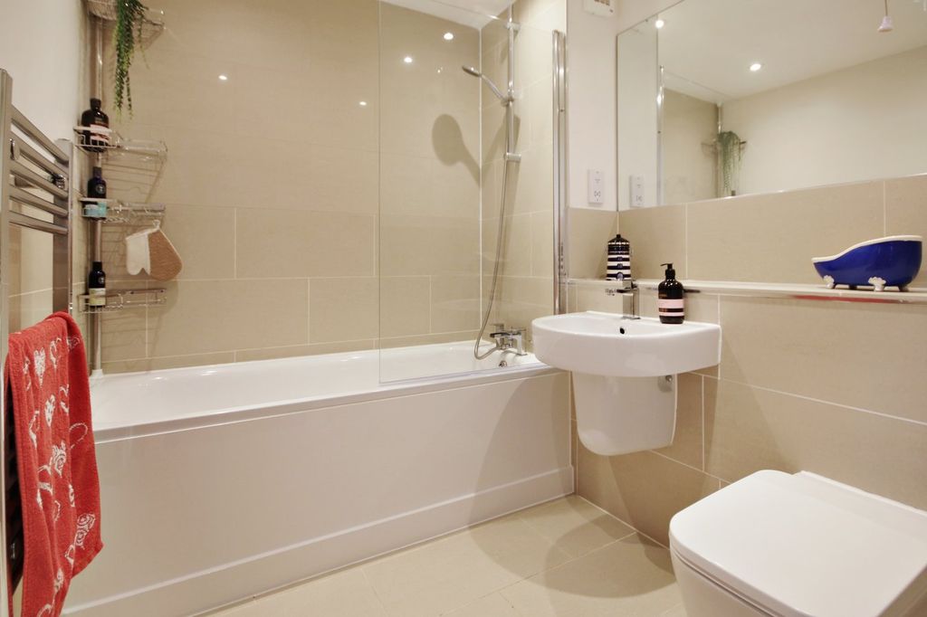 Additional image 6 of 2 bed flat for saleHoltye Avenue, East Grinstead RH19