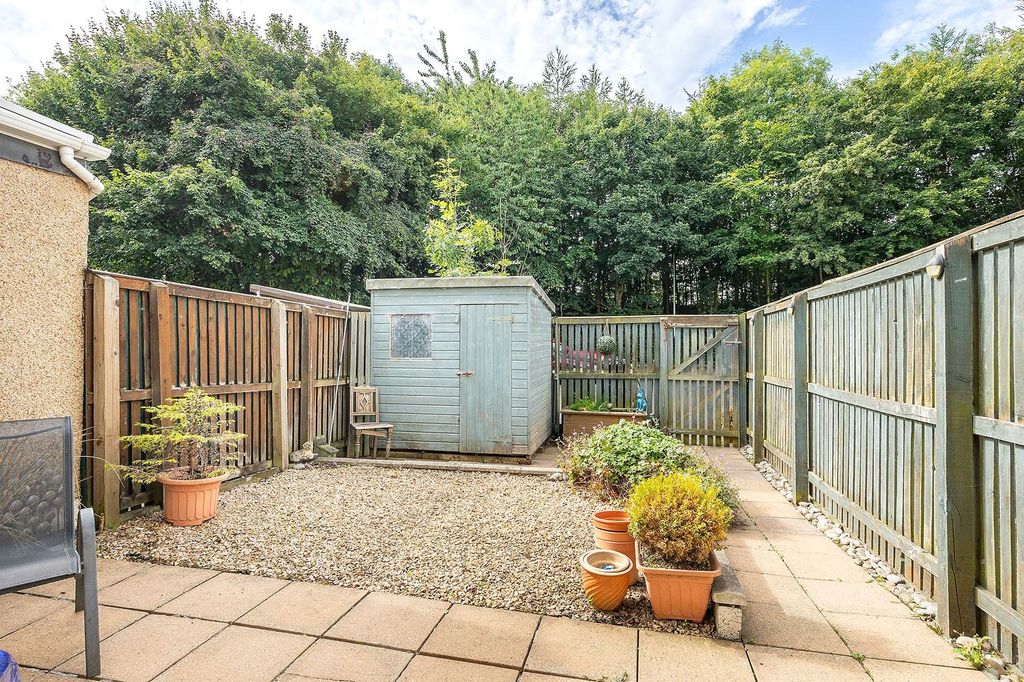 Property photo 2 of 17 Garden