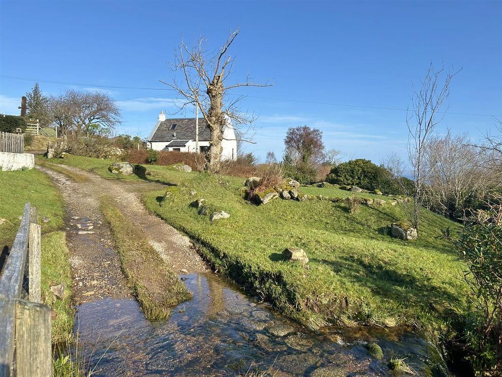 Property photo 2 of 38 High Corrie Burn
