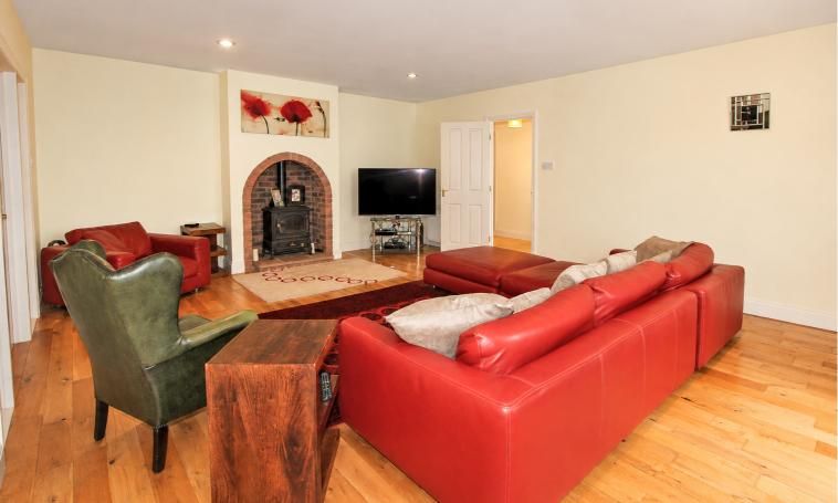Property photo 3 of 35