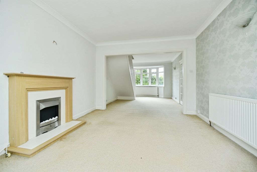 Property photo 3 of 23