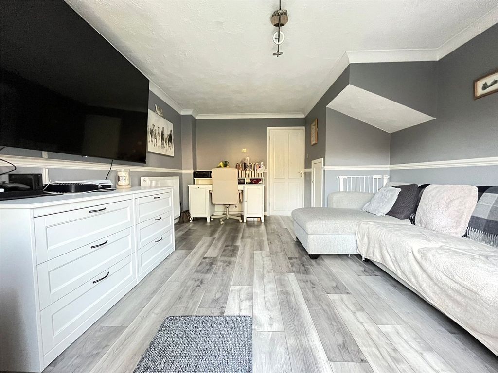 Property photo 3 of 13 Picture No. 17