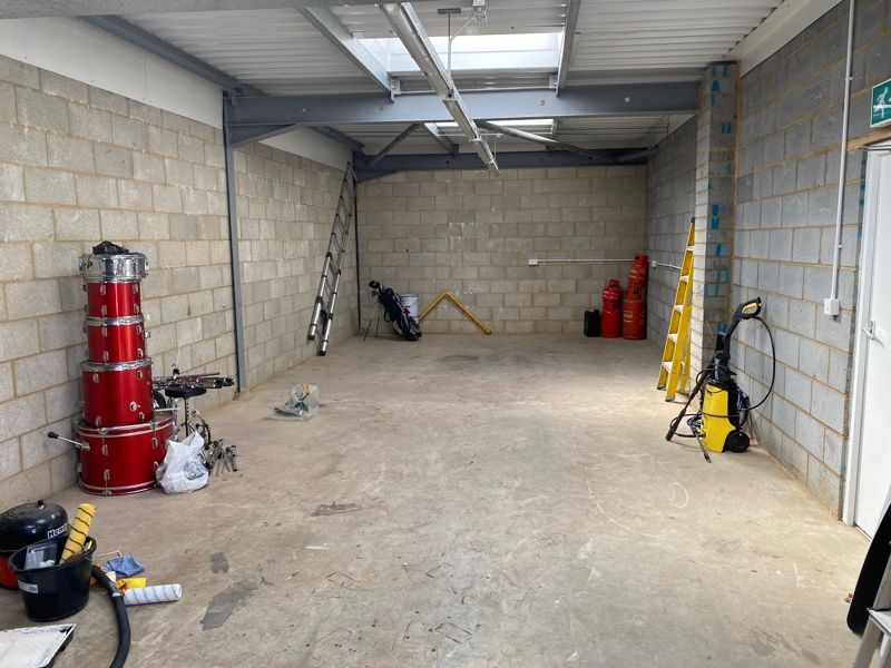 Property photo 2 of 6 Photo 4