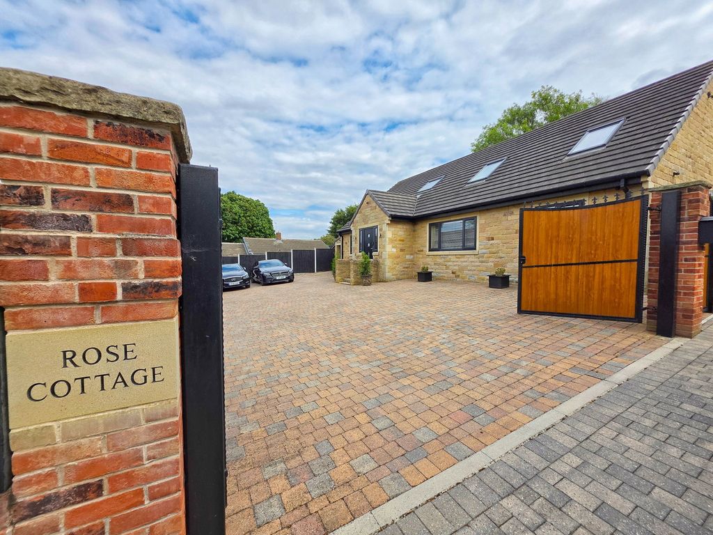 Property photo 1 of 33