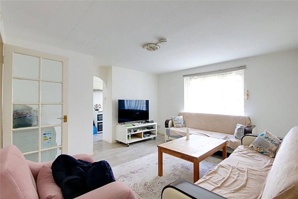 Property photo 3 of 8 Picture No. 10