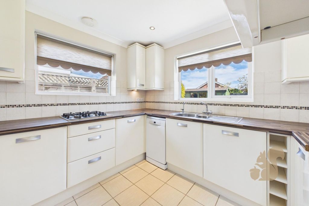 Property photo 3 of 13 Kitchen