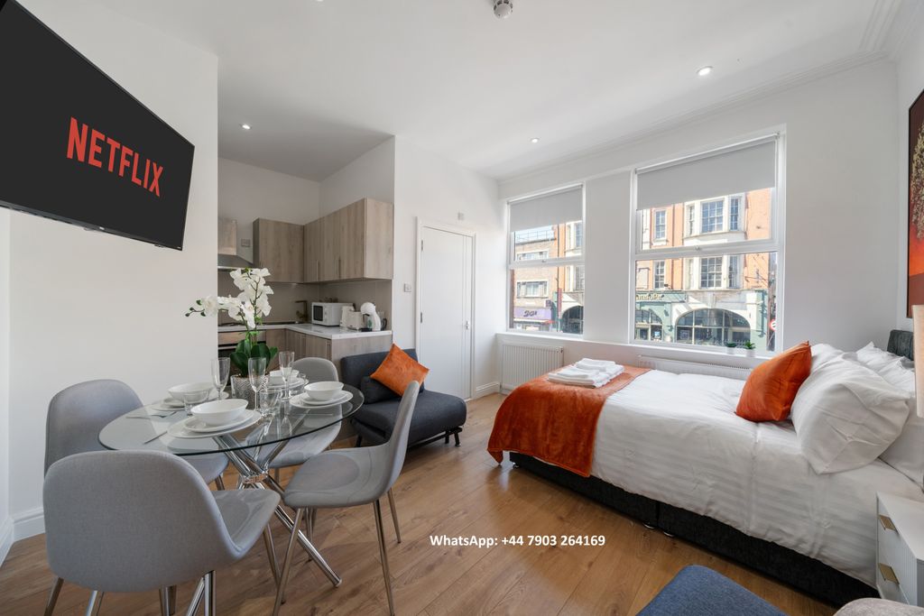 Property photo 1 of 14 Mitcham Road Sw17
