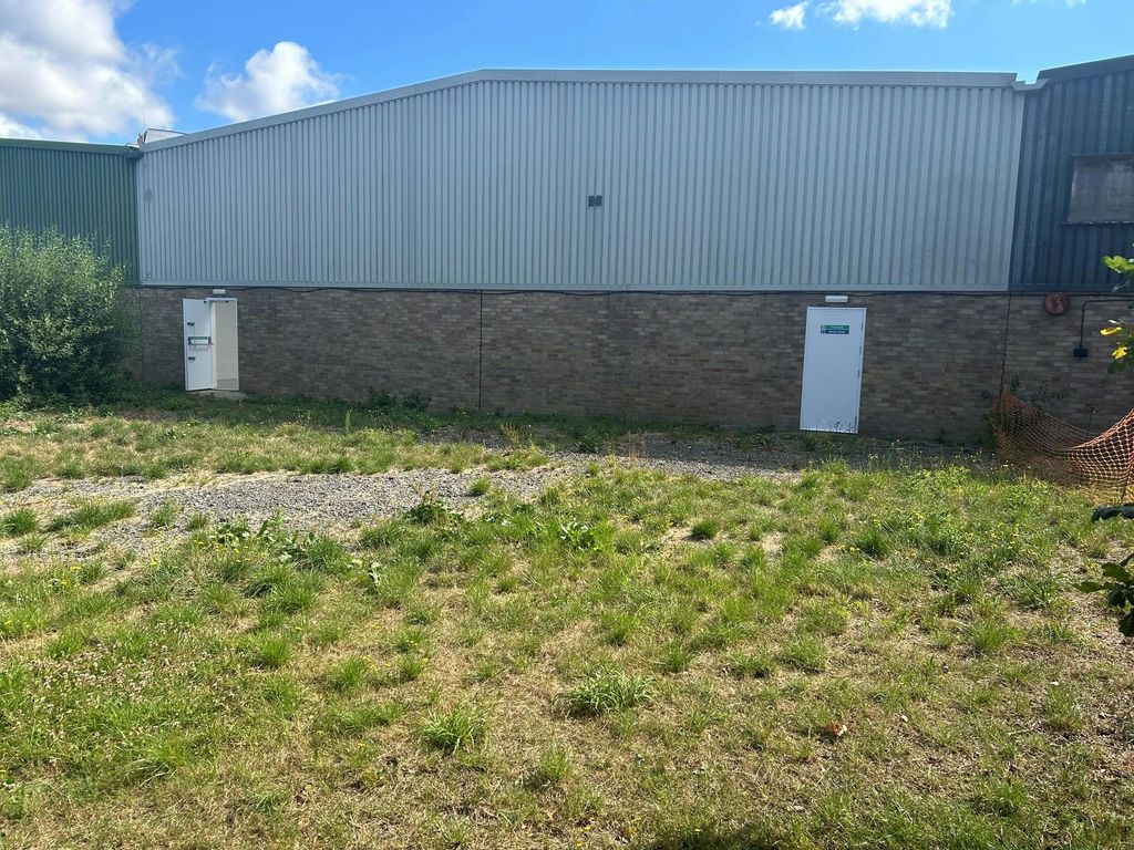 Property photo 3 of 7 16.Jpg