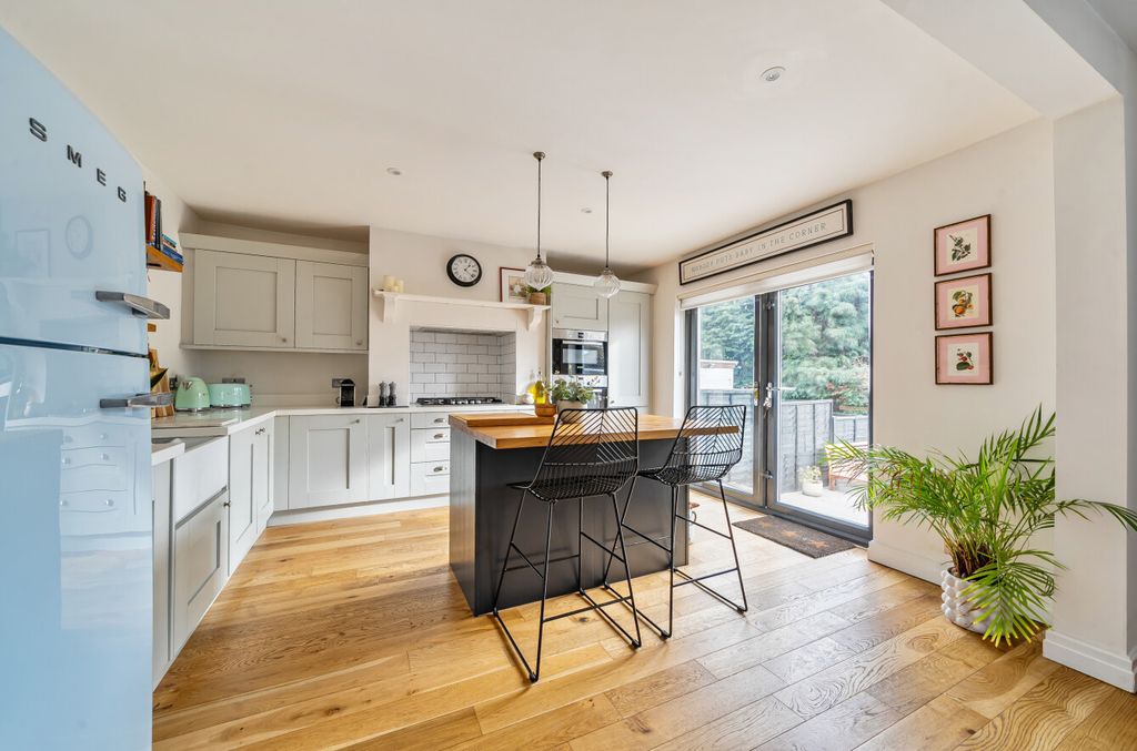 Property photo 2 of 22 Kitchen
