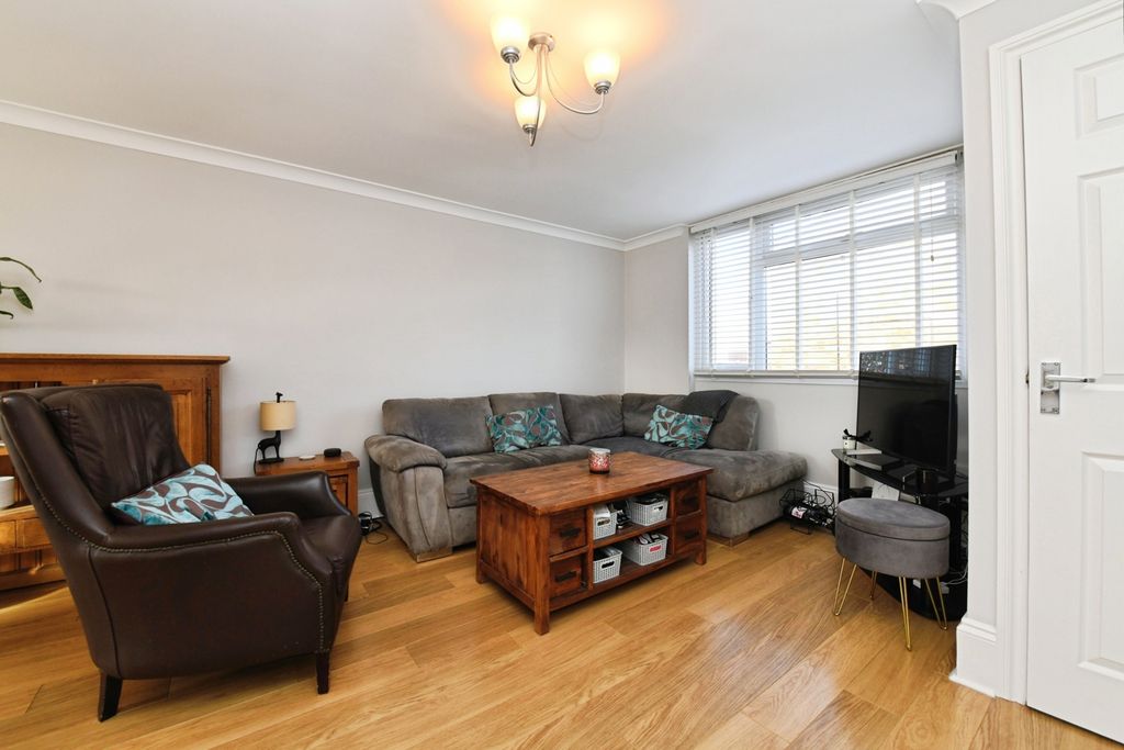 Property photo 3 of 11 Pbox-Img.Jpg