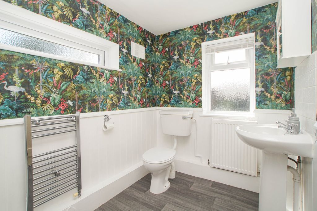 Property photo 3 of 21 Shower Room
