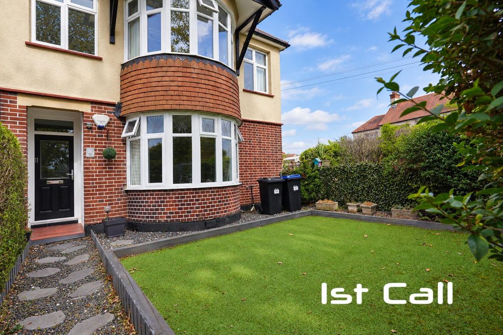 Property photo 2 of 15 Accommodation Comprising