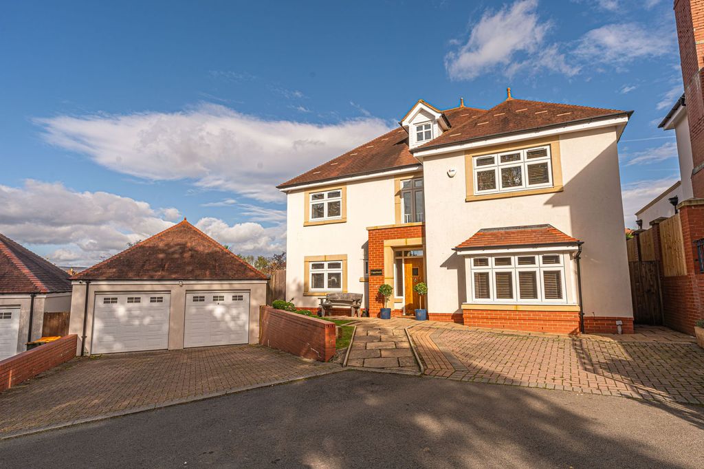 Property photo 1 of 66