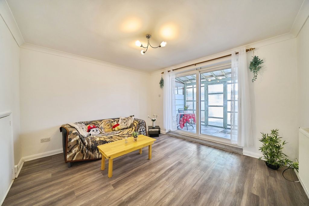 Property photo 2 of 20 Pbox-Img.Jpg