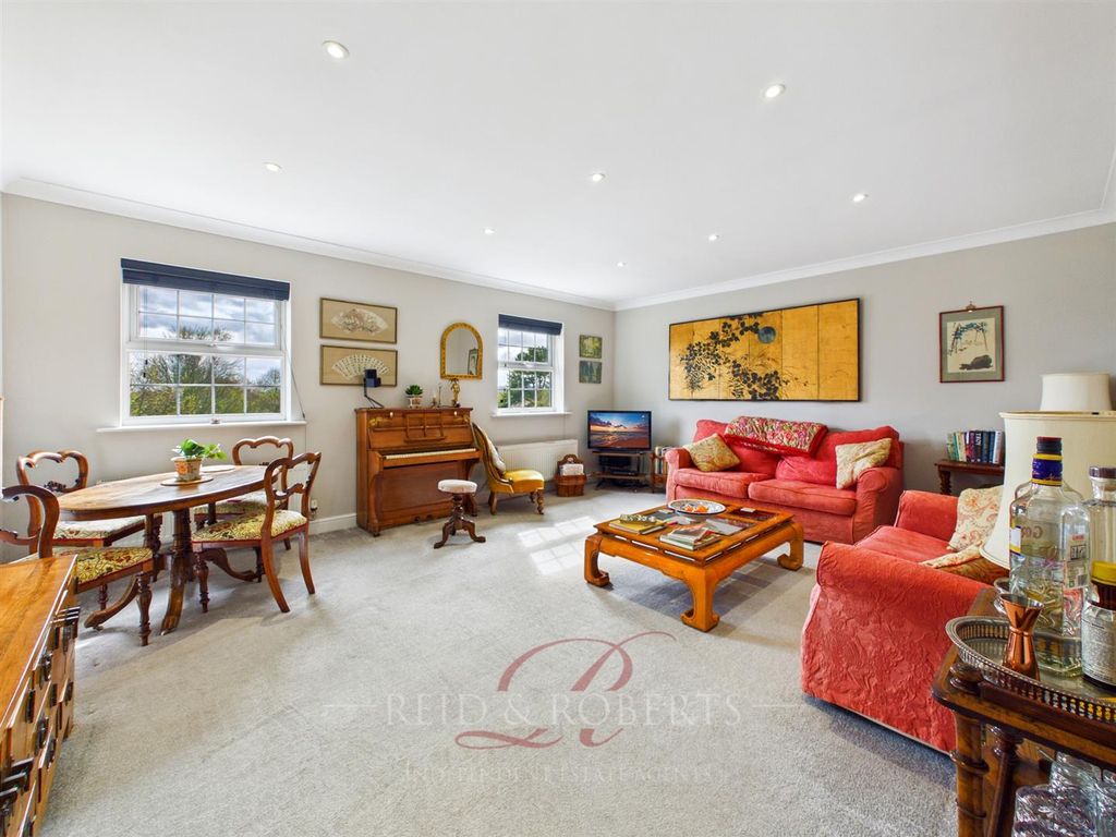 Property photo 2 of 22 Cam03999G0-Pr0235-Still014.Jpg