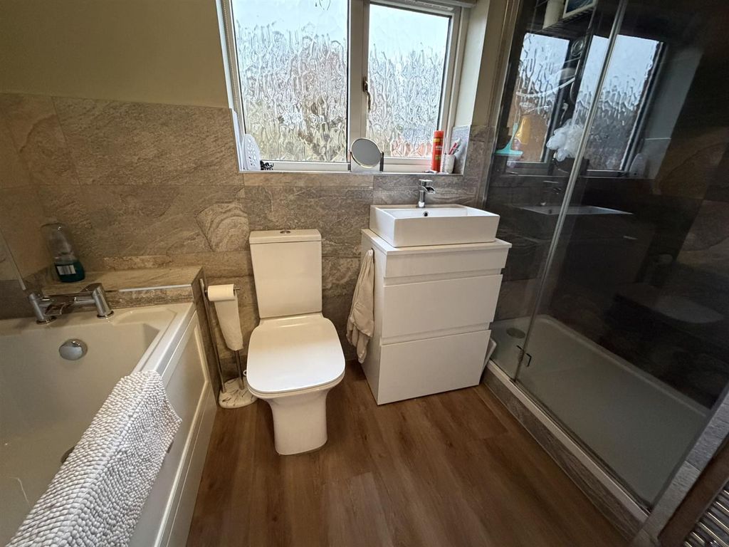 Additional image 24 of 4 bed property for salePreston Drive, Daventry NN11