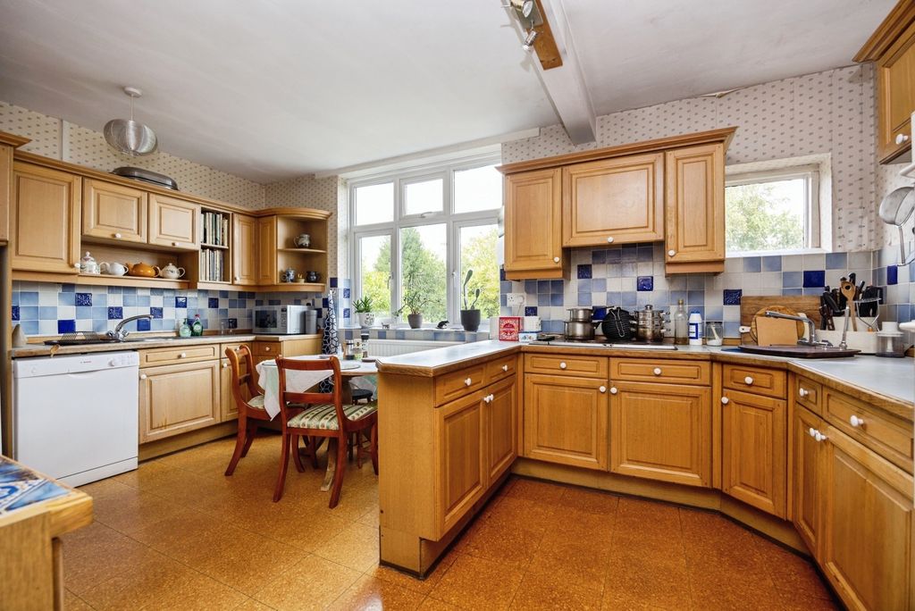 Property photo 3 of 16 Photo