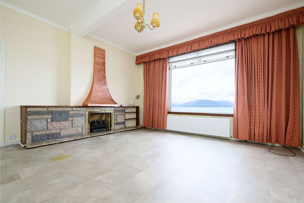 Property photo 3 of 32