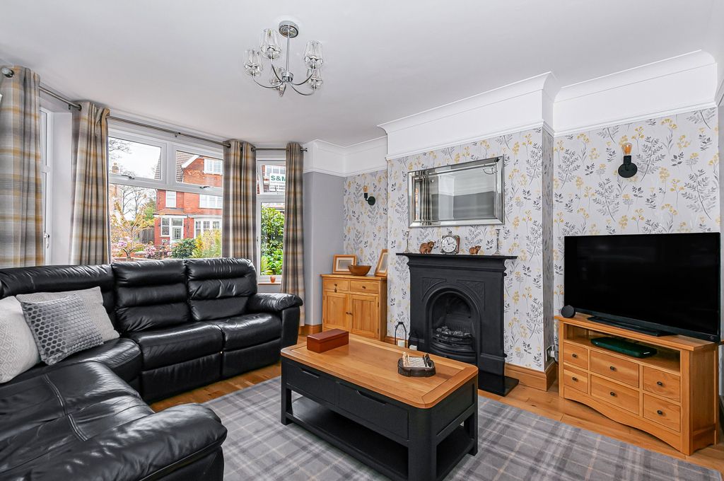 Property photo 2 of 20