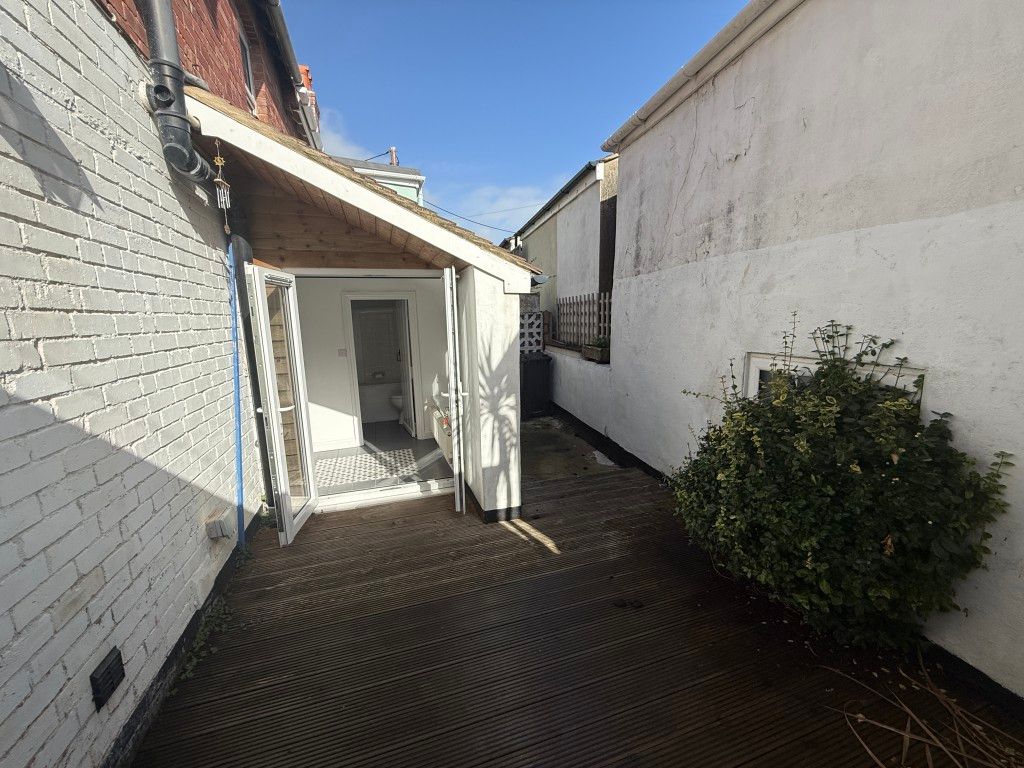 Property photo 2 of 10 Rear Courtyard Garden
