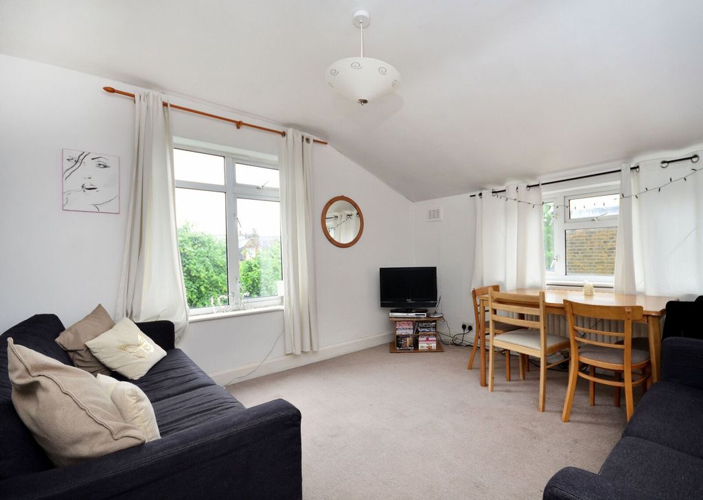 Property photo 1 of 5