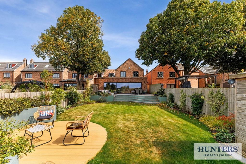 Property photo 1 of 35 97013_3 Barn Elms Camblesforth (36) - Copy_Low.Jpg