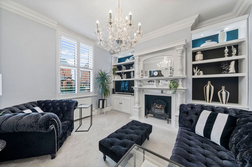 Property photo 2 of 31