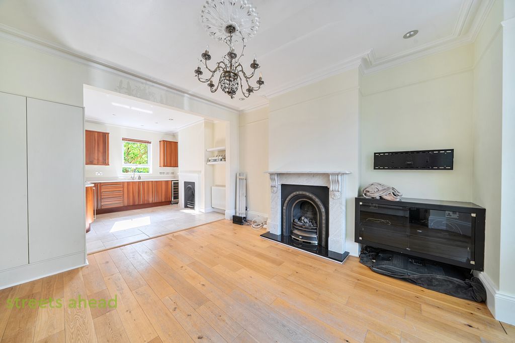 Property photo 1 of 18 Bd238058-3352-45F...
